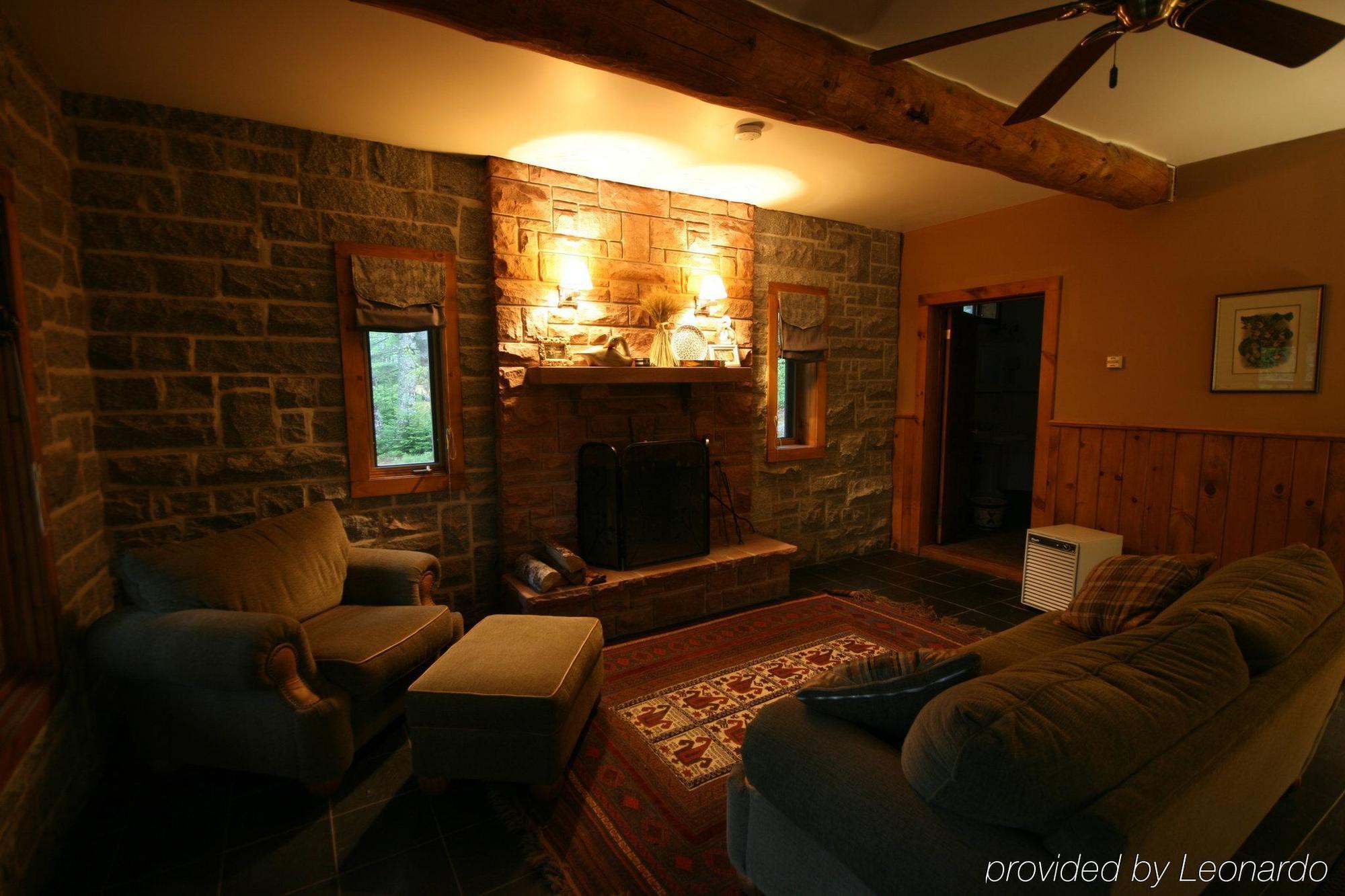 Trout Point Lodge Of Nova Scotia East Kemptville Room photo