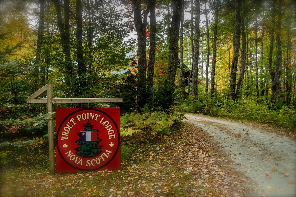 Trout Point Lodge Of Nova Scotia East Kemptville Exterior photo