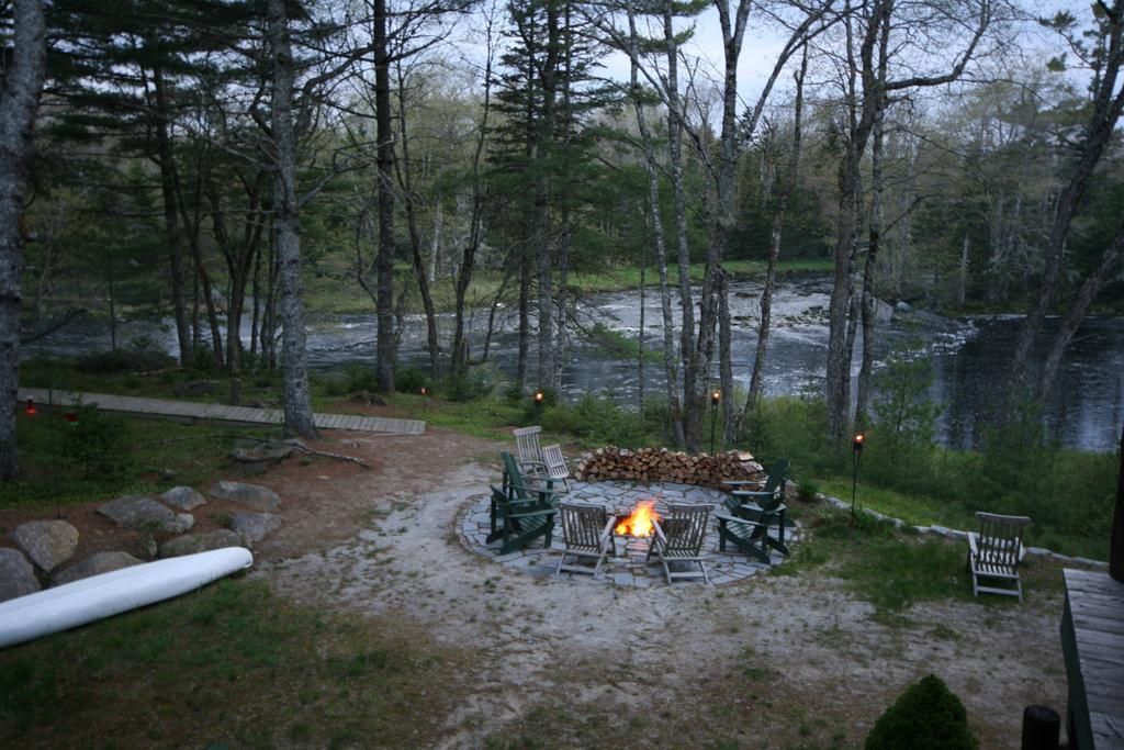 Trout Point Lodge Of Nova Scotia East Kemptville Exterior photo