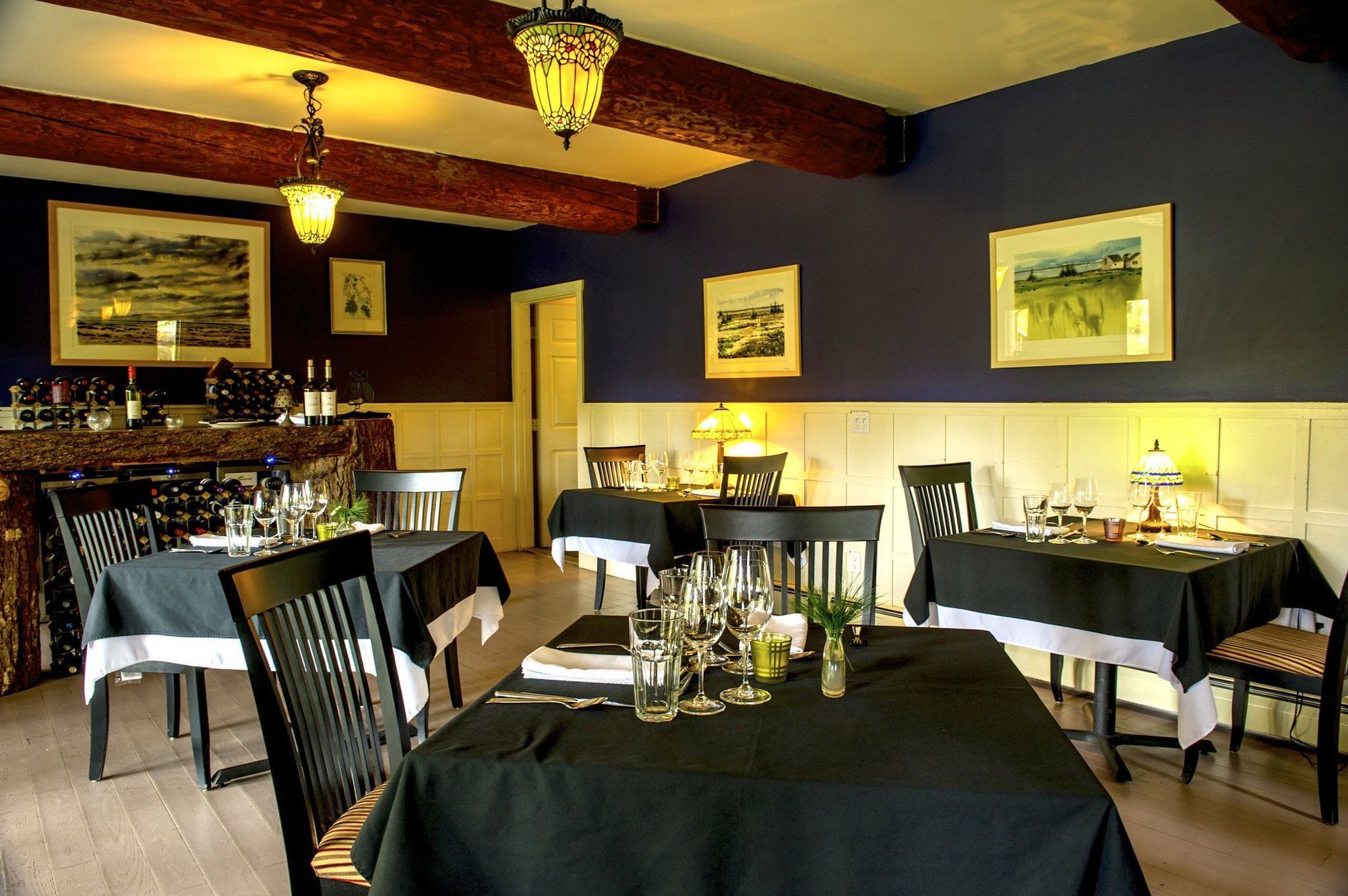 Trout Point Lodge Of Nova Scotia East Kemptville Restaurant photo