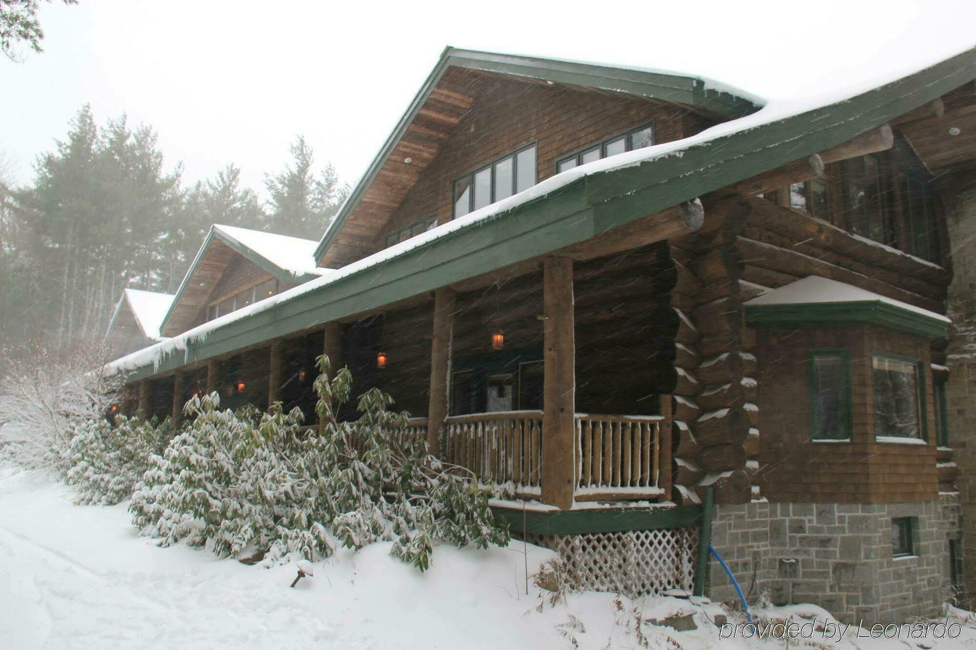 Trout Point Lodge Of Nova Scotia East Kemptville Exterior photo